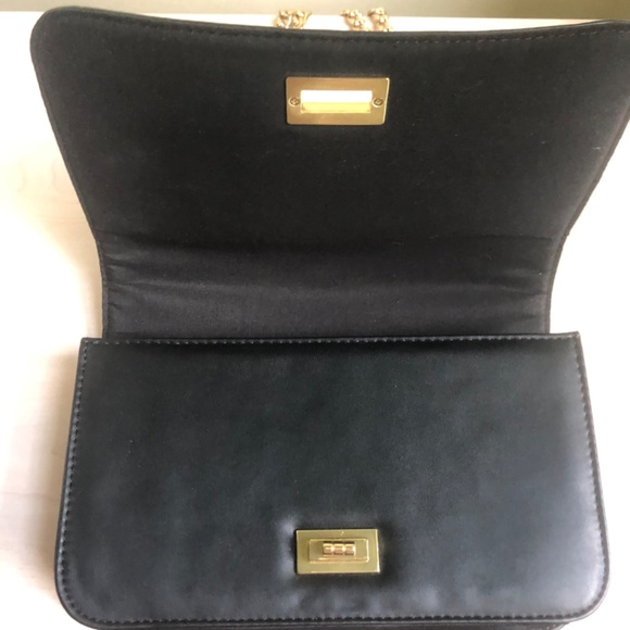 New Express Black Quilted Faux Leather Crossbody & or Shoulder Bag - Picture 2 of 4